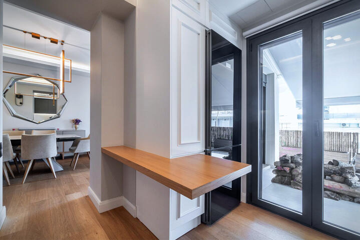 Minimalist Apartment in Athens